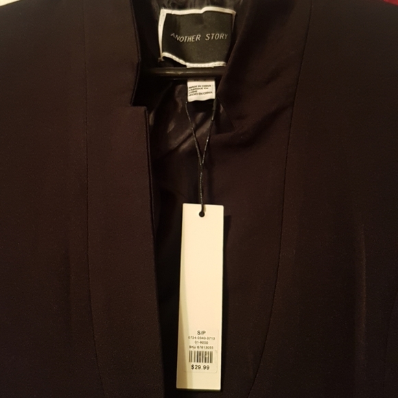 Two long blazers $20.00 each.Bought each for 29.99 - Picture 3 of 3